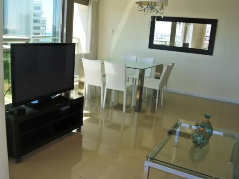 Apartamento dos dormitorios Imperiale en alquiler — foto 2
