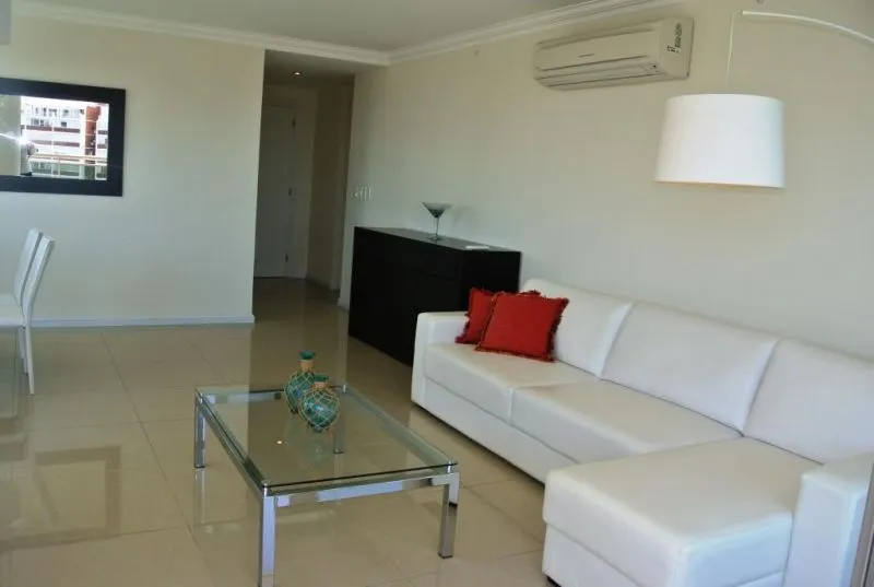 Apartamento dos dormitorios Imperiale en alquiler — foto 3