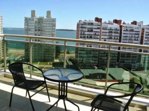 Apartamento dos dormitorios Imperiale en alquiler — foto 4