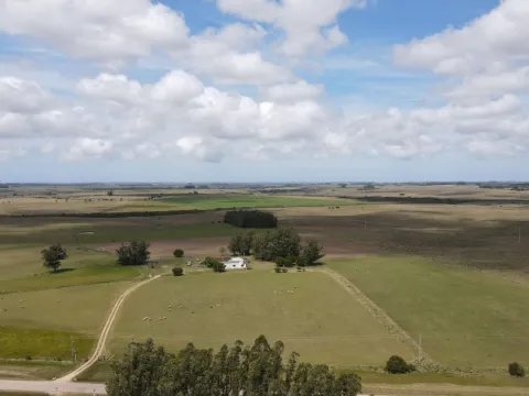 Chacra con casa a 1,5 km de Garzón y a 70 km de Punta del Es