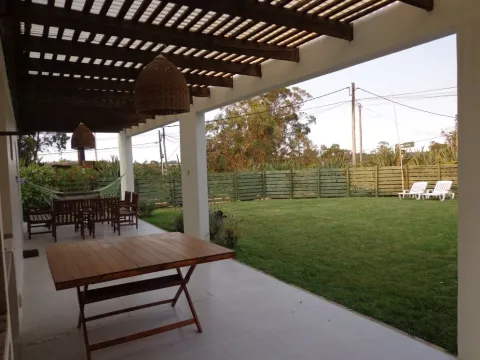 VENTA DE CASA 2 DORMITORIOS EN ESQUINA EN EL CHORRO — foto 2
