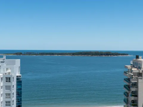 Apartamento 3 dormitorios en Playa Mansa — foto 2