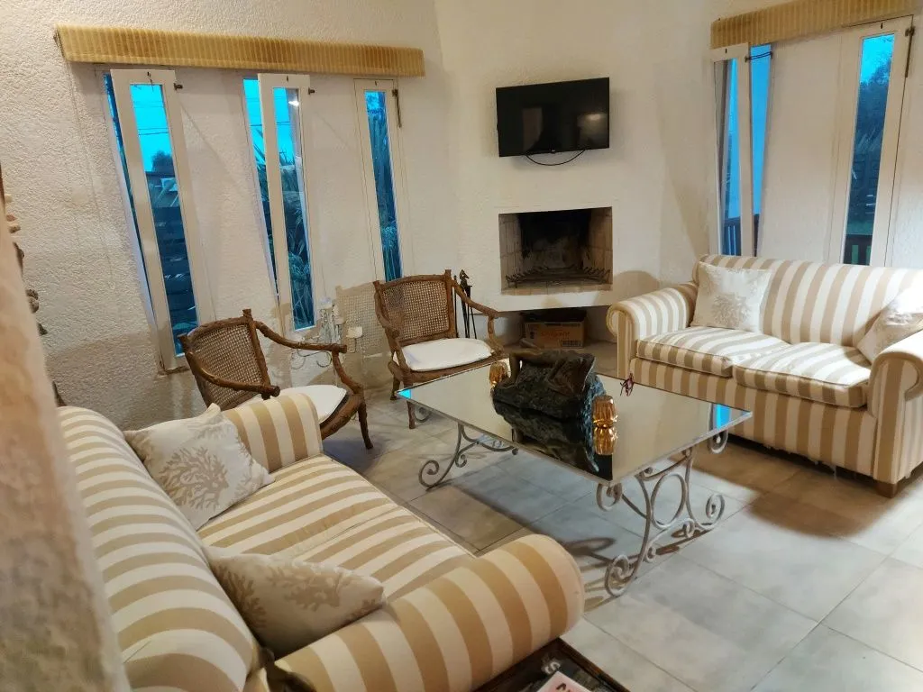 VENTA DE CASA 2 DORMITORIOS EN ESQUINA EN EL CHORRO — foto 10