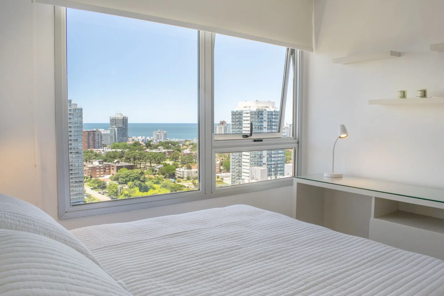 Apartamento 3 dormitorios en Playa Mansa — foto 16
