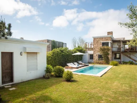 VENTA CASA 4 DORM C/PISCINA FRENTE A LA PLAYA EN EL CHORRO — foto 4