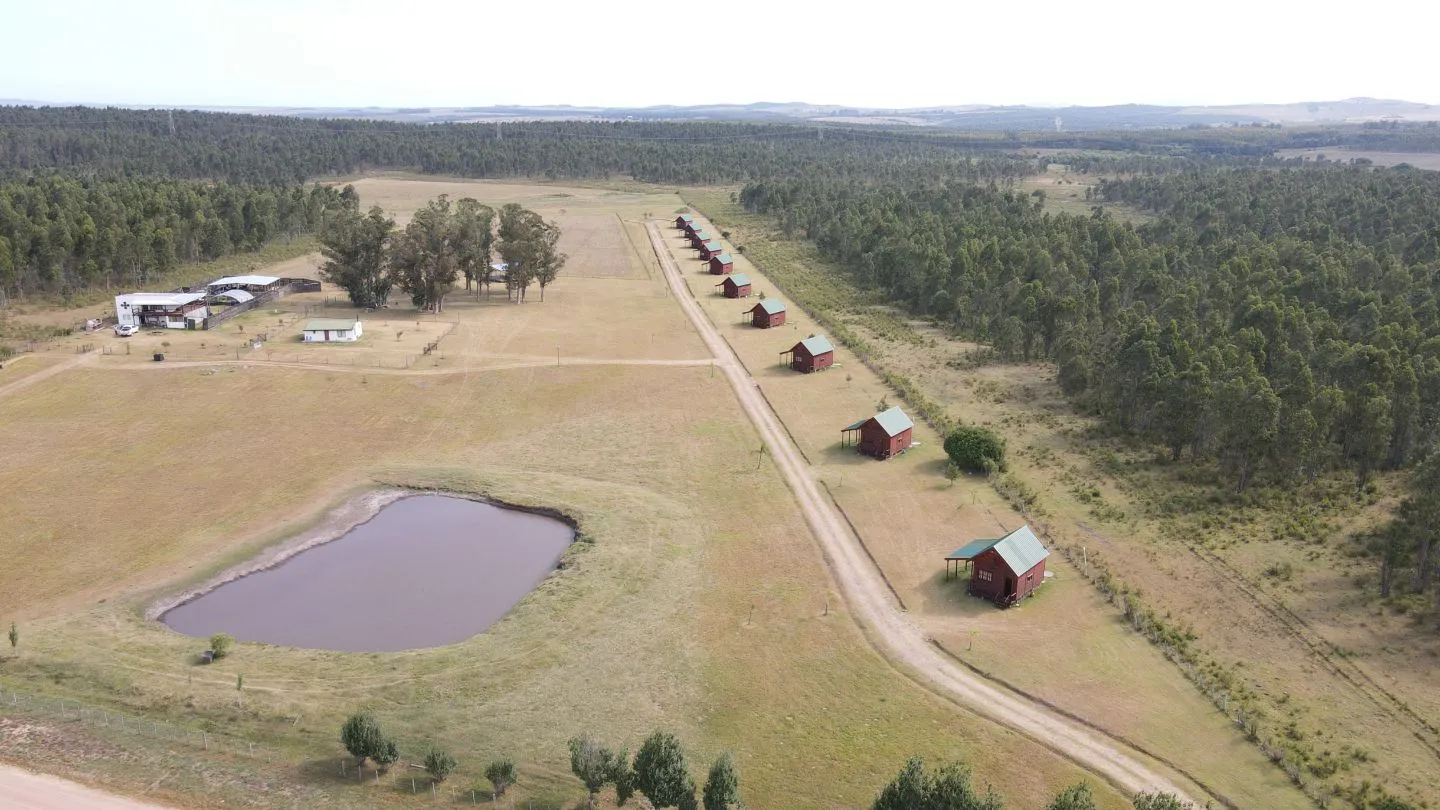 Posada de Campo con 10 cabañas  completas en Maldonado — foto 1