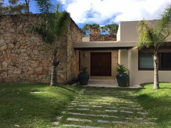 Venta casa 5 dormitorios-  Marly Punta del Este — foto 1