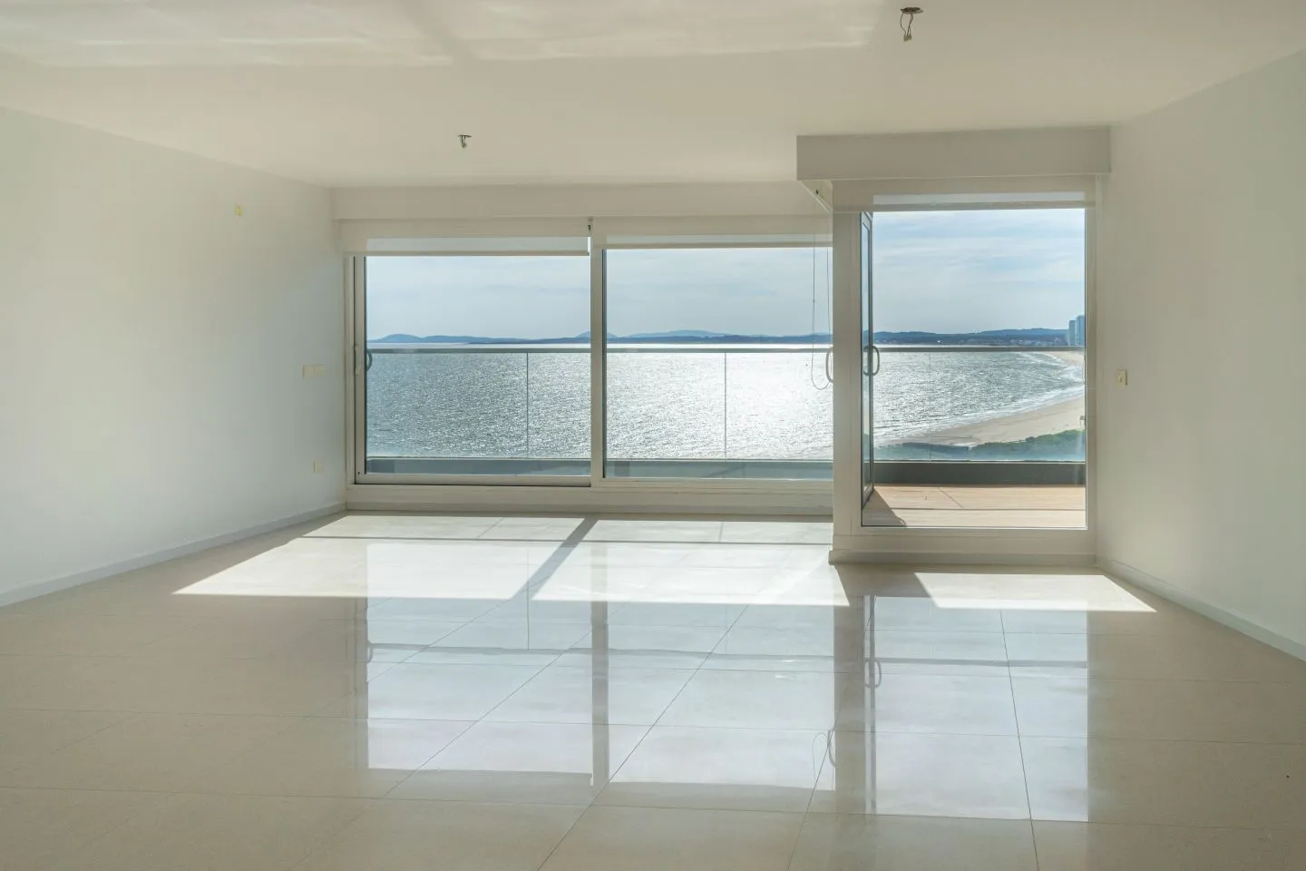 Venta apartamento 3 dormitorios - Playa Mansa — foto 4