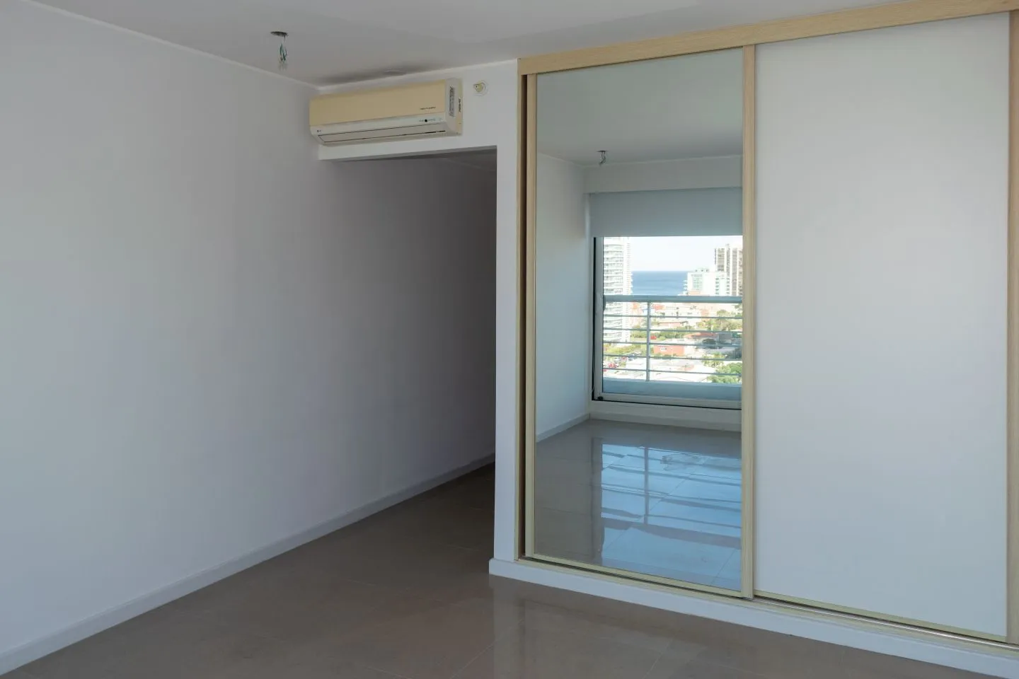 Venta apartamento 3 dormitorios - Playa Mansa — foto 10