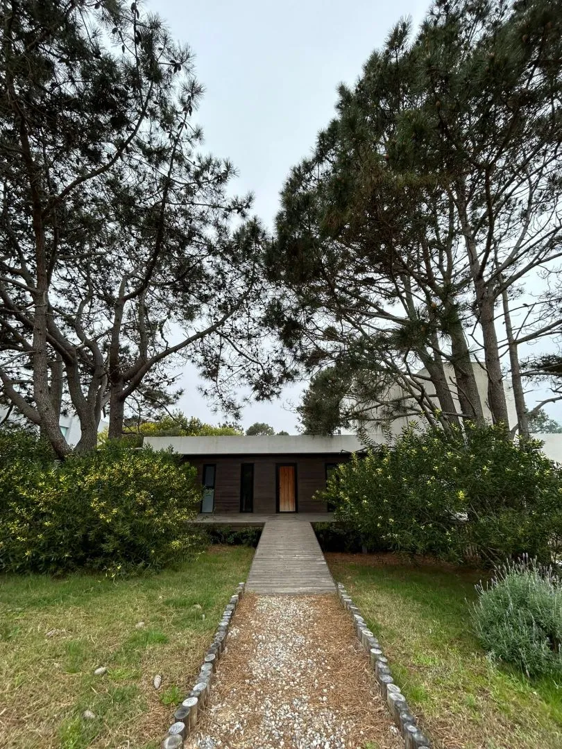 Alquiler casa 4 dormitorios en Laguna Escondida — foto 1