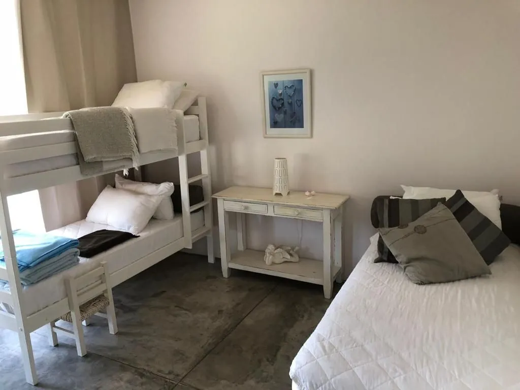 VENTA Y ALQUILER TEMP. CASA DE 8 DORMITORIOS CON PISCINA — foto 14