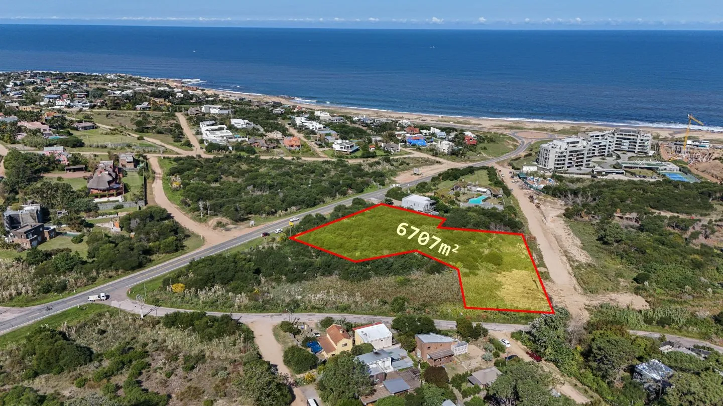 VENTA DE GRAN LOTE APTO PARA BLOQUES BAJOS - SOBRE R-104 — foto 1