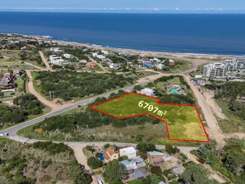 VENTA DE GRAN LOTE APTO PARA BLOQUES BAJOS - SOBRE R-104