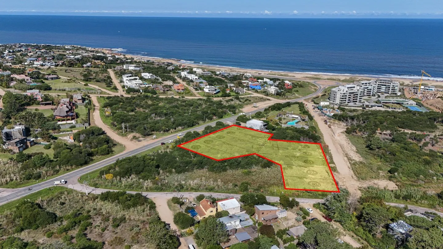 VENTA DE GRAN LOTE APTO PARA BLOQUES BAJOS - SOBRE R-104 — foto 3