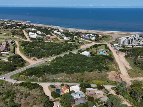 VENTA DE GRAN LOTE APTO PARA BLOQUES BAJOS - SOBRE R-104 — foto 4