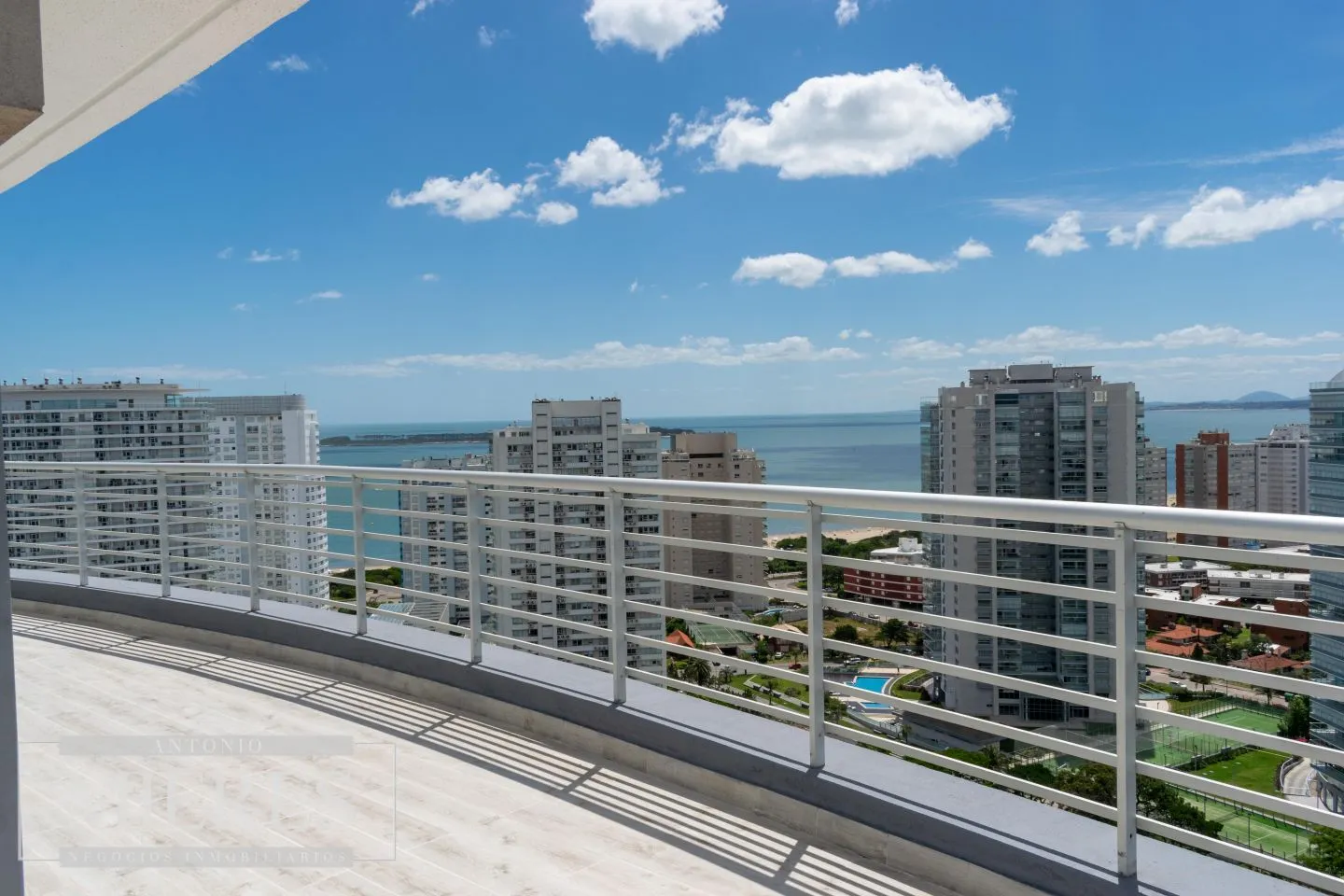 Pent-house 2 dormitorios en venta- Playa Mansa — foto 1