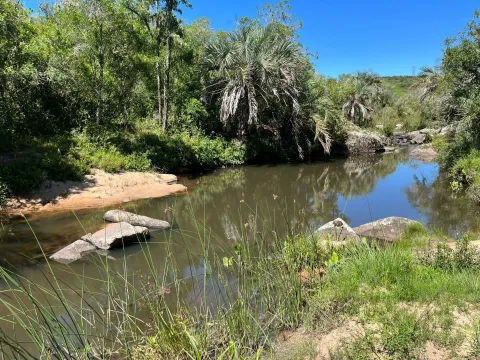 Chacra de 11ha con arroyo en Las Sierras de Maldonado