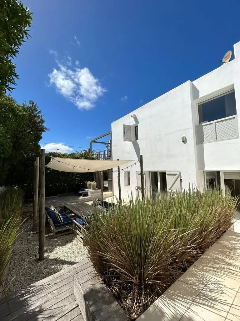 Espectacular casa en alquiler en el pueblo de Jose Ignacio — foto 2