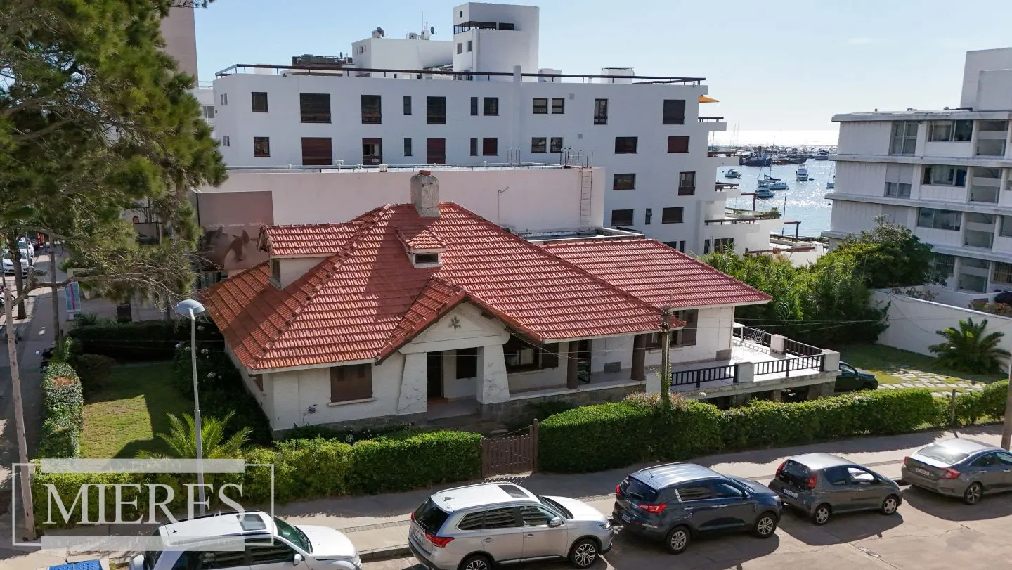 Venta casa 2 dormitorios  calle 20 - Península — foto 1