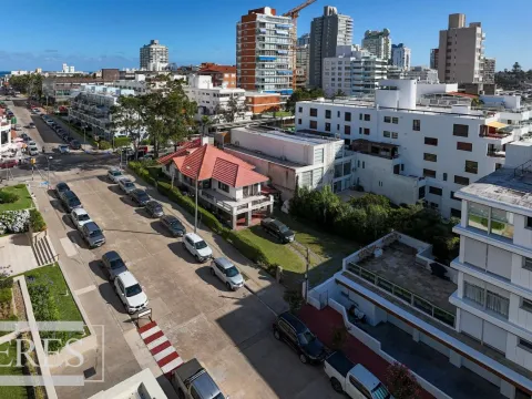 Venta casa 2 dormitorios  calle 20 - Península — foto 3