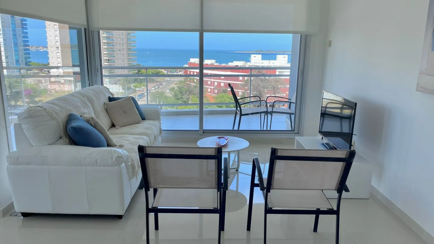 Venta apartamento 3 dormitorios- Playa Mansa — foto 2