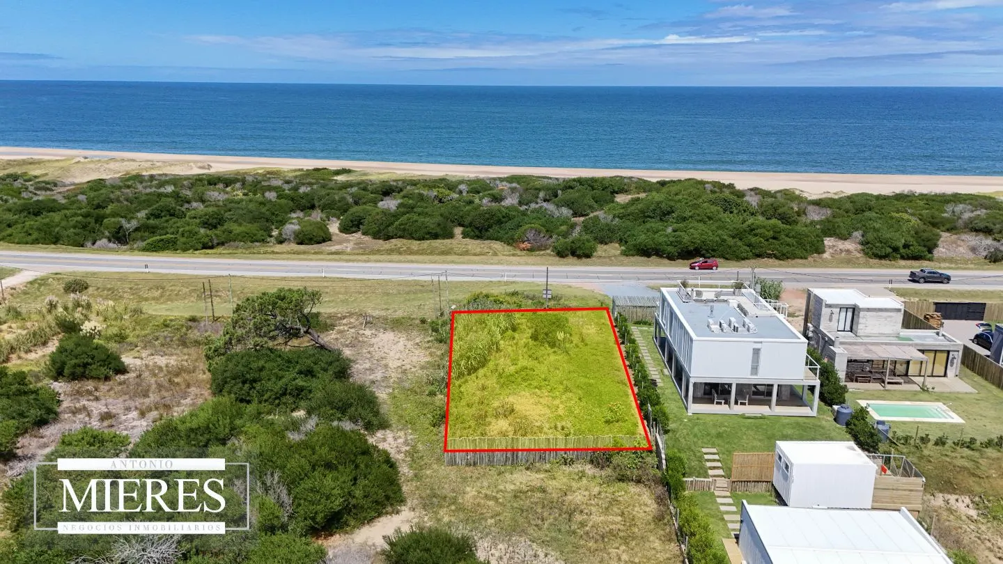 Venta de lote en primera línea en La Juanita — foto 1