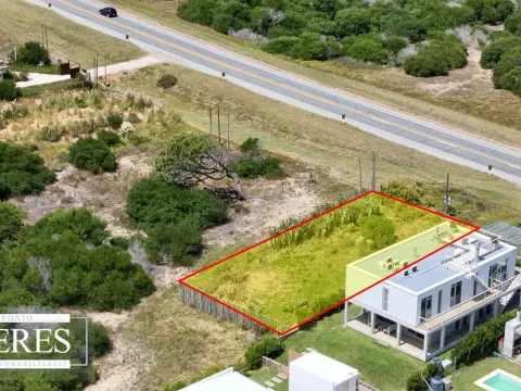 Venta de lote en primera línea en La Juanita — foto 2