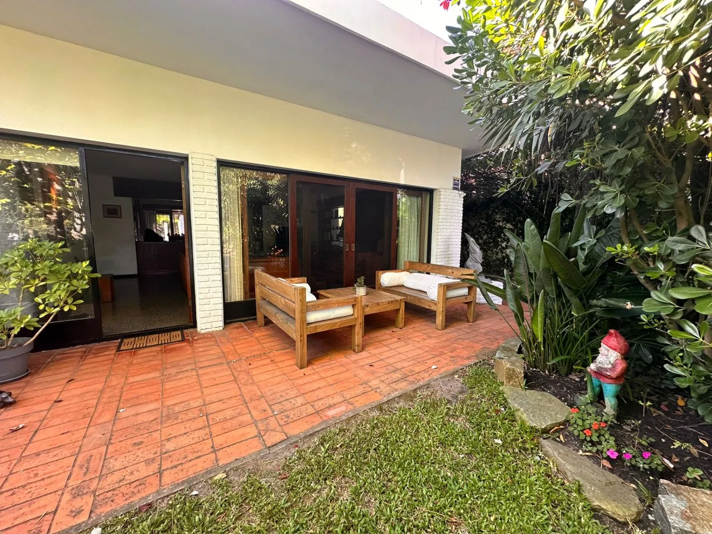 Casa en alquiler anual -Playa Mansa — foto 1