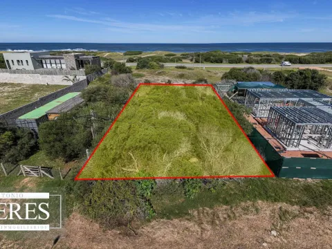 Venta Terreno en La Juanita a 1 cuadra de playa Mansa!