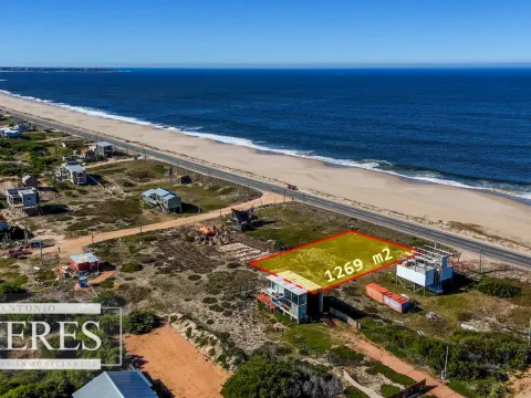 Oportunidad! Lote frente al mar en Santa Mónica 1200m2