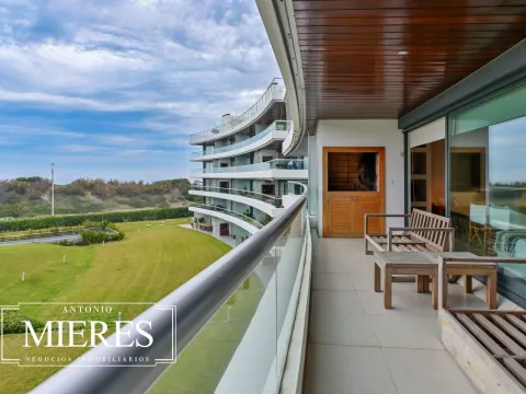 Alquiler  apartamento de 3 Dormitorios - Playa Brava