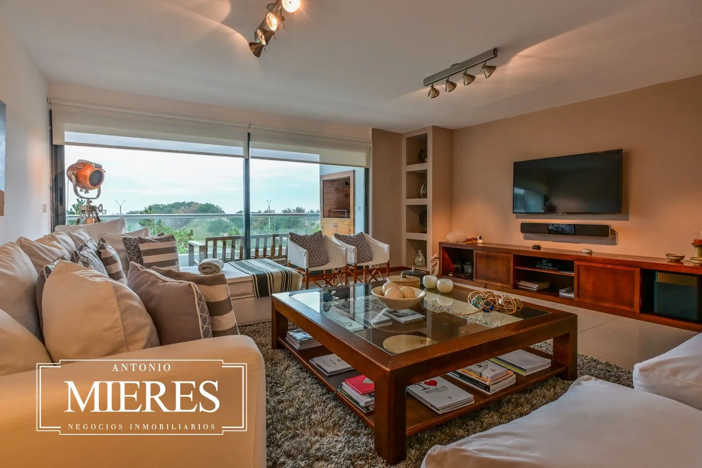 Alquiler  apartamento de 3 Dormitorios - Playa Brava — foto 2