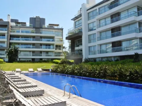 Alquiler temporada apartamento 2 dormitorios- Playa Brava