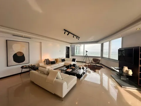 Alquiler temporal apartamento 4 dormitorios - Brava