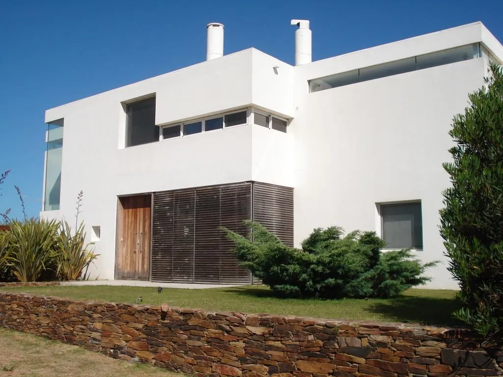 VENTA de CASA 3 DORM C/PISICINA EN PUNTA PIEDRAS — foto 1