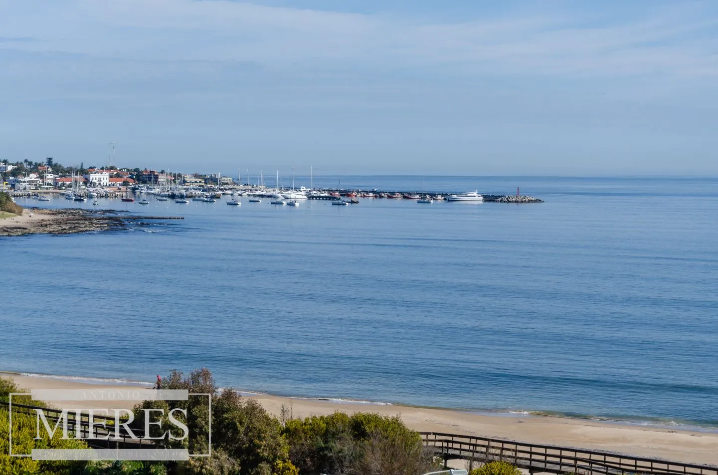 Venta de apartamento de 3 dormitorios - Playa Mansa — foto 1