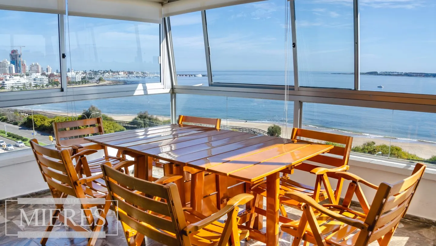 Venta de apartamento de 3 dormitorios - Playa Mansa — foto 2