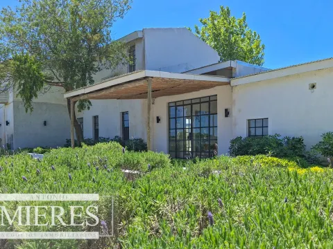 Espectacular chacra en venta 10 dormitorios sobre laguna en La Rinconada a pasos del mar! — foto 5