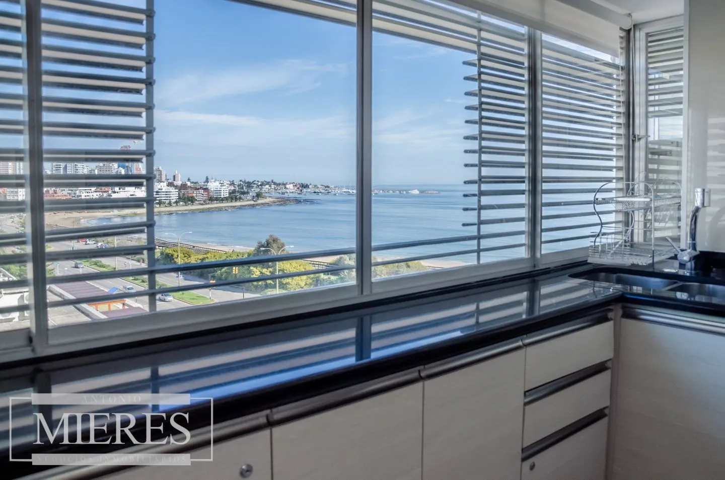 Venta de apartamento de 3 dormitorios - Playa Mansa — foto 12