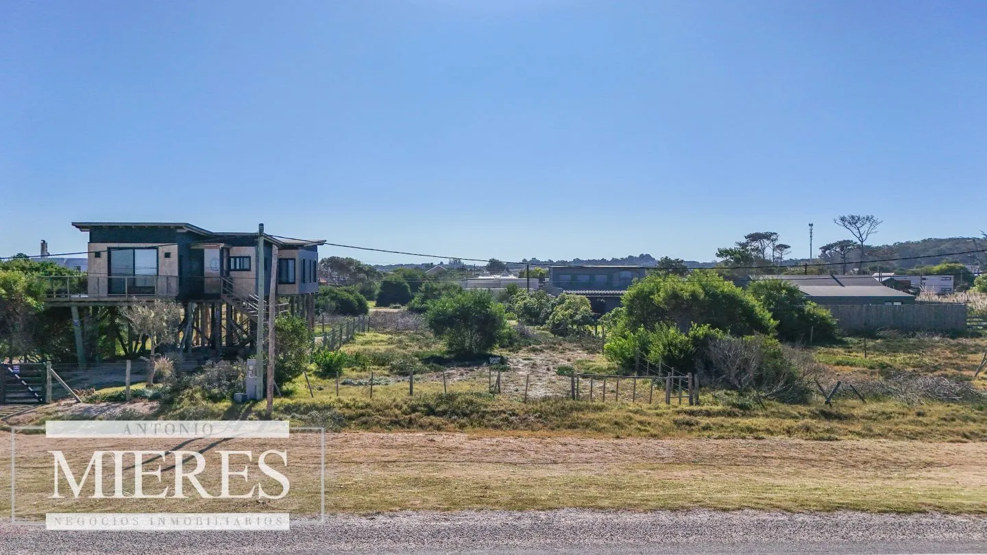 Se vende lote frente al mar en barrio La Juanita! — foto 2