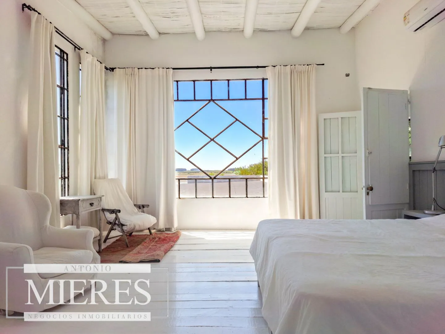 Espectacular chacra en venta 10 dormitorios sobre laguna en La Rinconada a pasos del mar! — foto 19