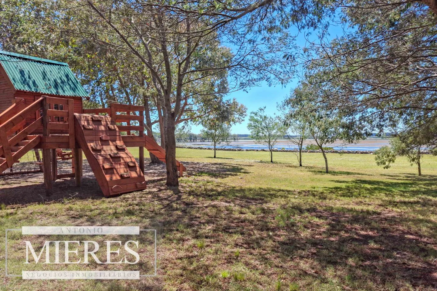 Espectacular chacra en venta 10 dormitorios sobre laguna en La Rinconada a pasos del mar! — foto 23