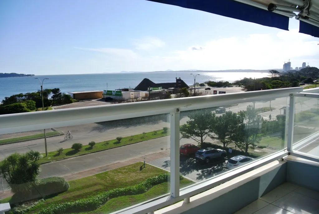 Venta apartamento 3 dormitorios - Playa Mansa — foto 3
