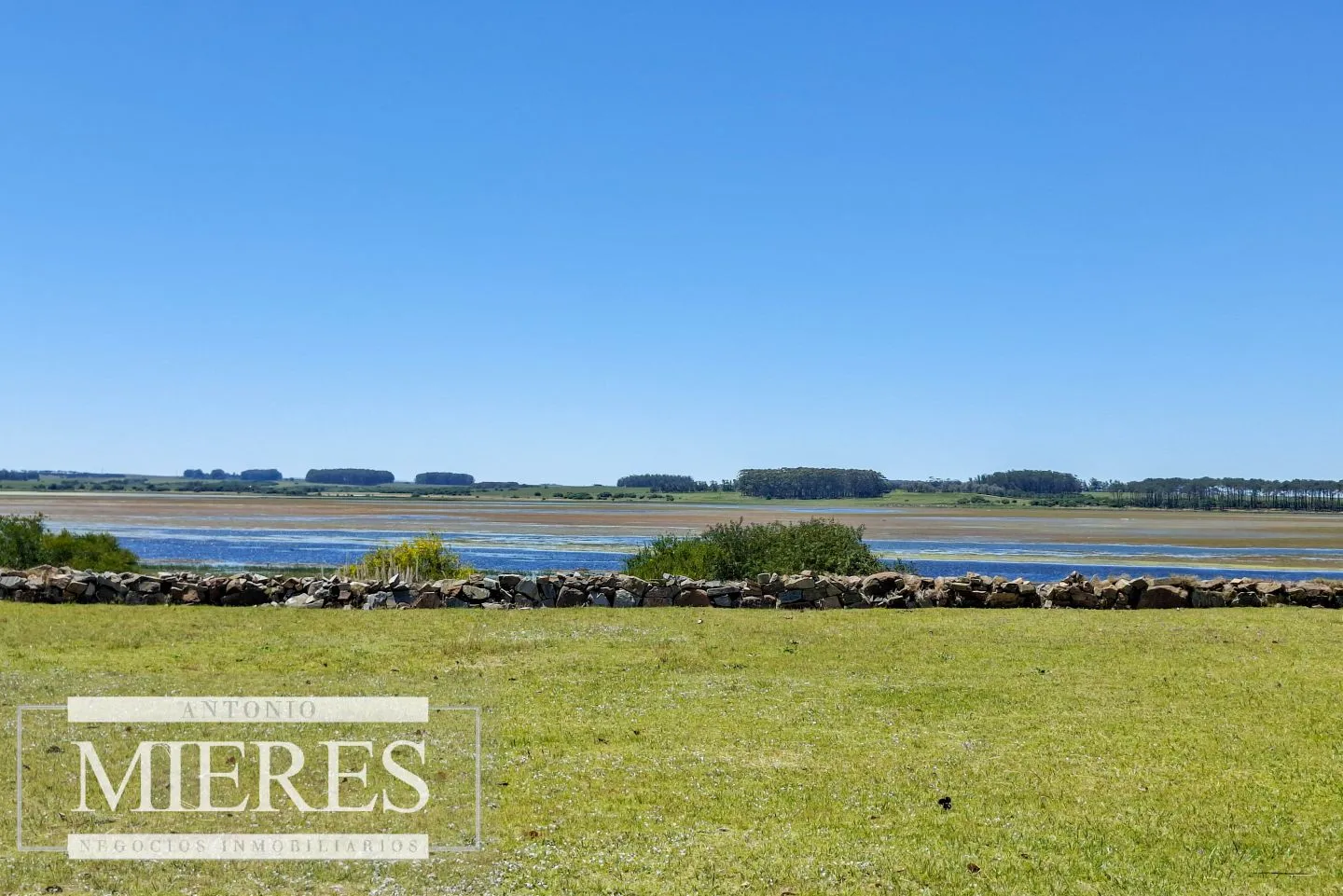 Espectacular chacra en venta 10 dormitorios sobre laguna en La Rinconada a pasos del mar! — foto 24