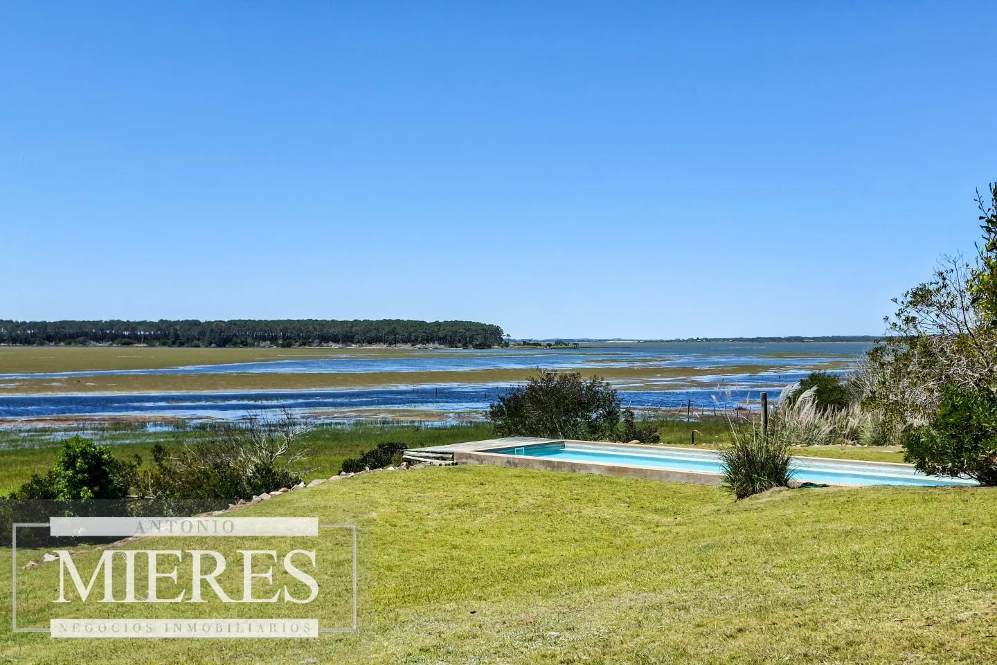 Espectacular chacra en venta 10 dormitorios sobre laguna en La Rinconada a pasos del mar! — foto 25
