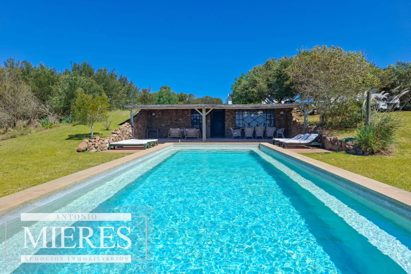 Espectacular chacra en venta 10 dormitorios sobre laguna en La Rinconada a pasos del mar! — foto 26