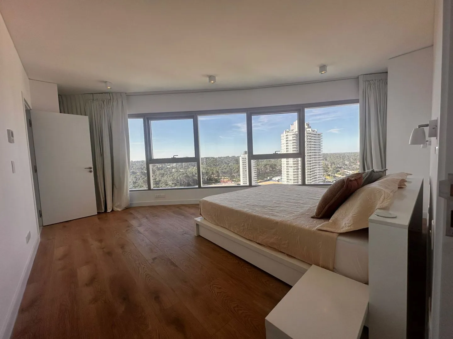 Apartamento 2 dormitorios - Torre Trump — foto 8