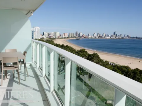 Venta de apartamento de 3 dormitorios - Playa Mansa