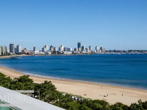 Venta de apartamento de 3 dormitorios - Playa Mansa — foto 2