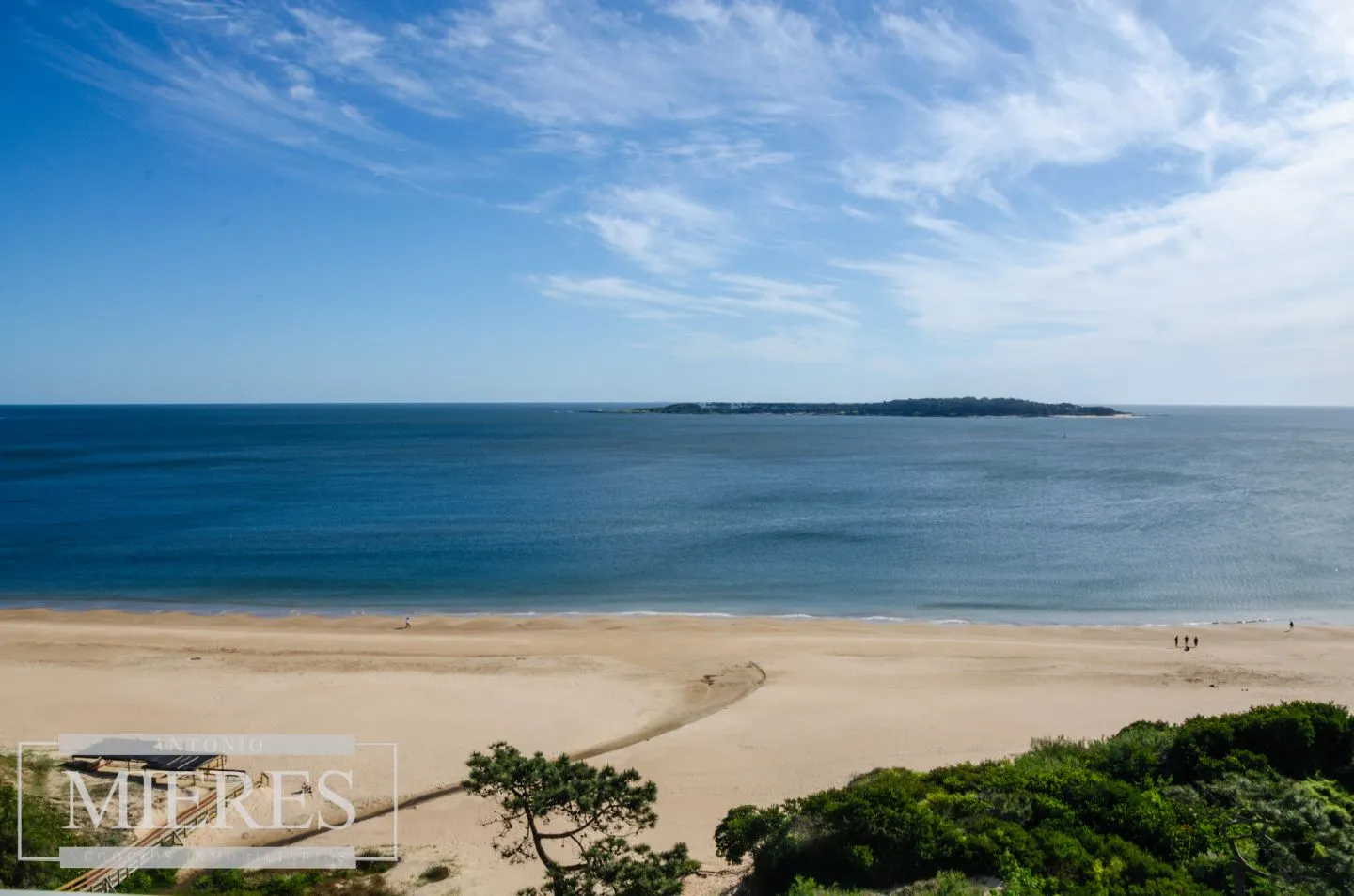 Venta de apartamento de 3 dormitorios - Playa Mansa — foto 3